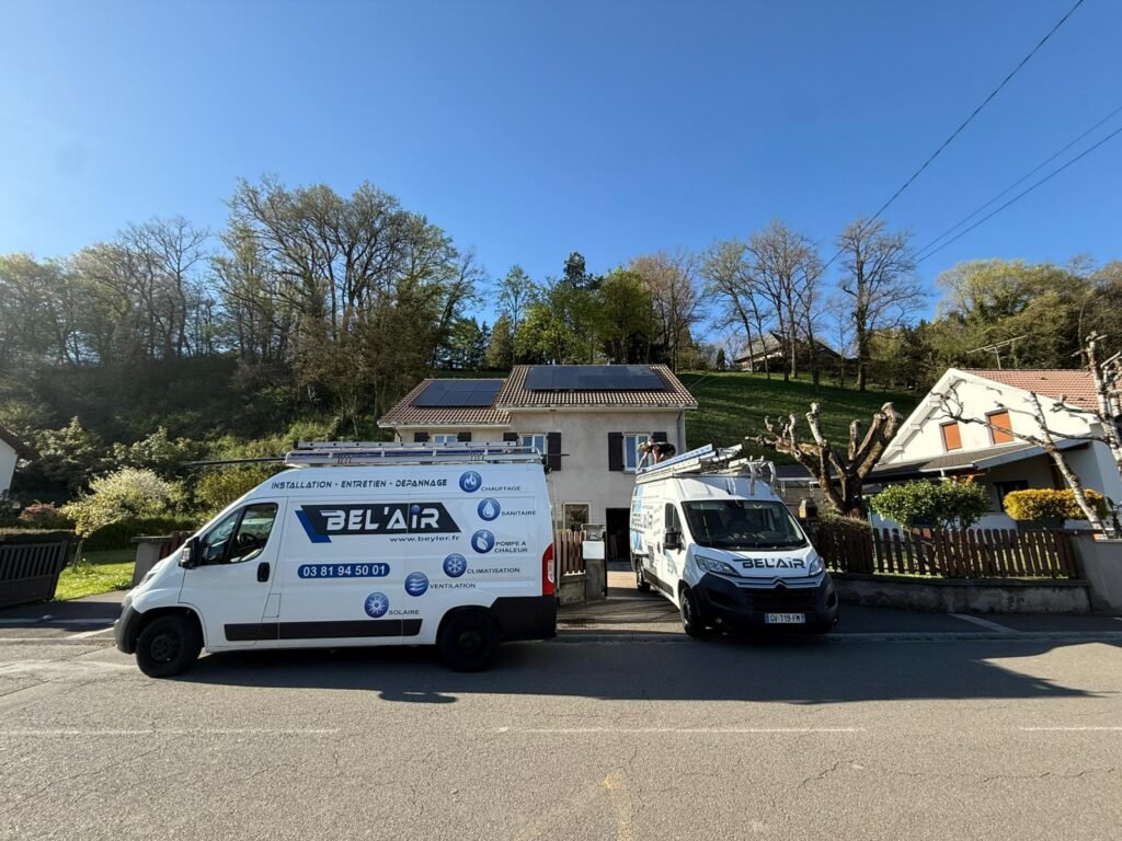 pose dun ensemble photovoltaique de 8 kW - Belair Chauffage Montbéliard