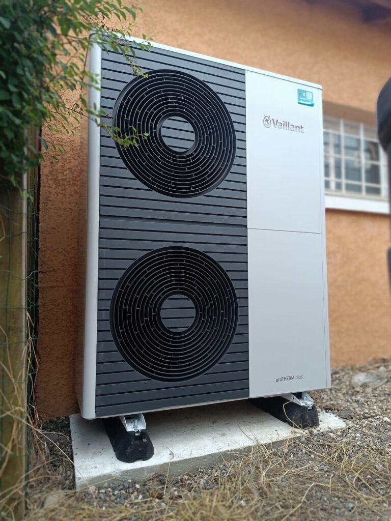 Installation d’une pompe à chaleur Vaillant avec production d’eau chaude solaire à Allenjoie 4 - Belair Chauffage Montbéliard Installation dune pompe a chaleur Vaillant avec production deau chaude solaire Allenjoie 4 - Belair Chauffage Montbéliard